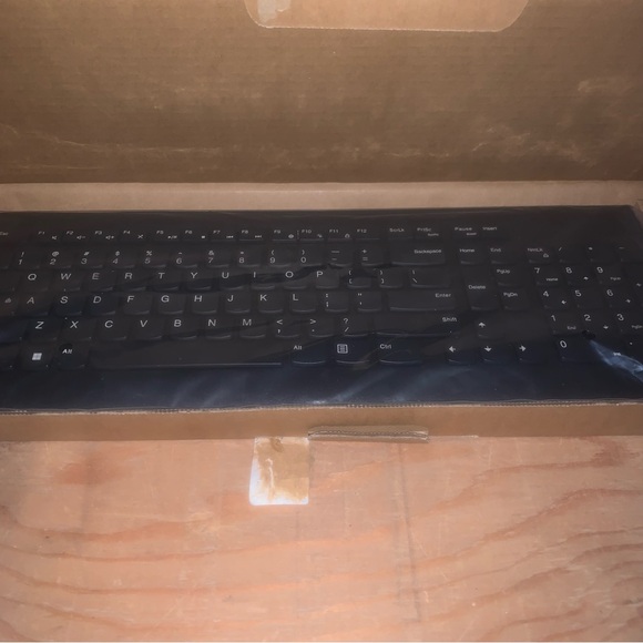 Lenovo 4X30M39458 Combo Wl Keyboard - Picture 3 of 6